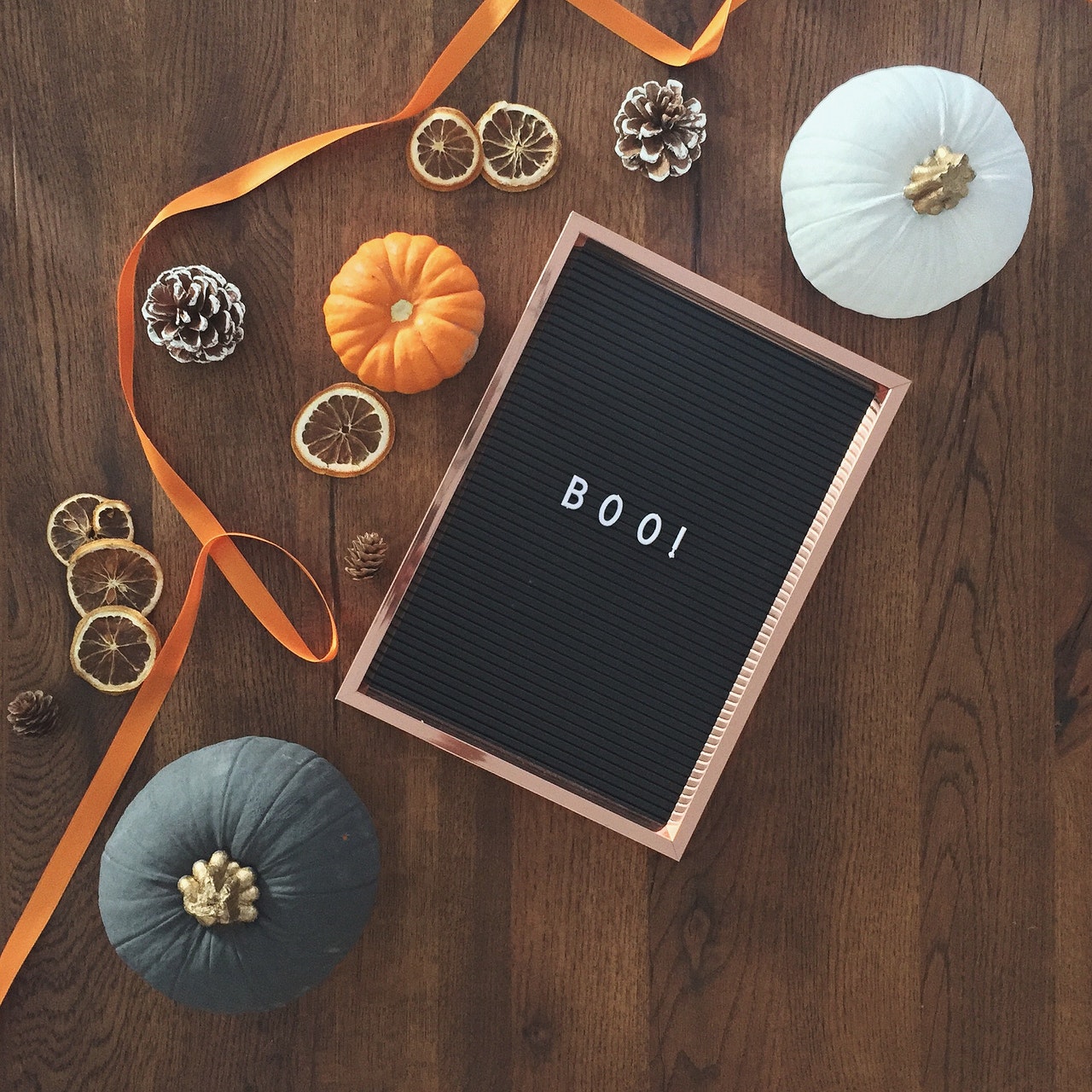 apartment fall decorations
